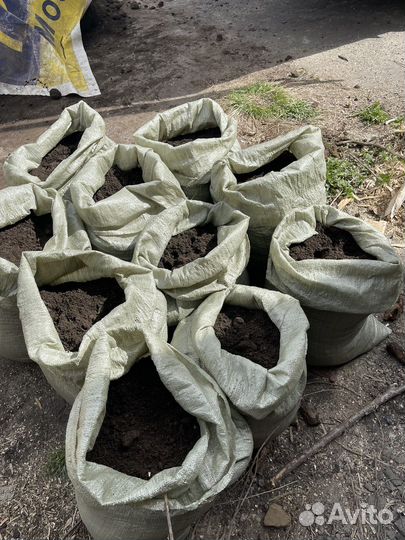 Плодородная земля в мешках