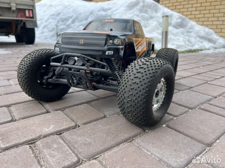 Машина на радиоуправлении с двс HPI Savage XL