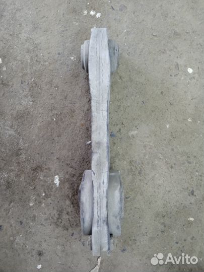 Опора двигателя задняя Renault Duster 1