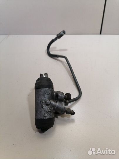 Тормозной цилиндр задний левый Toyota Wish ANE10