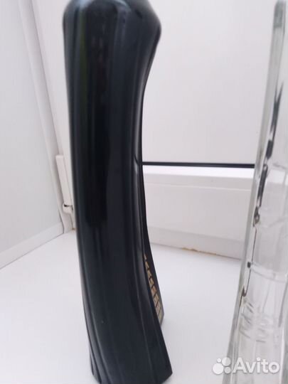 Стеклянные бутылки гнутые