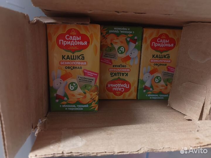 Детское питание пюре разных вкусов и каши