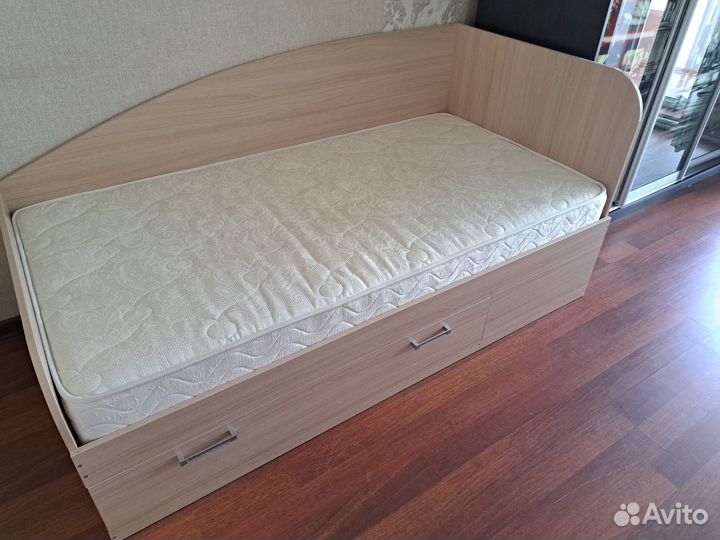 Кровать для школьника