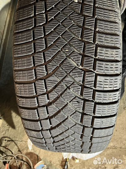 Pirelli Ice Zero FR 255/50 R19 107T