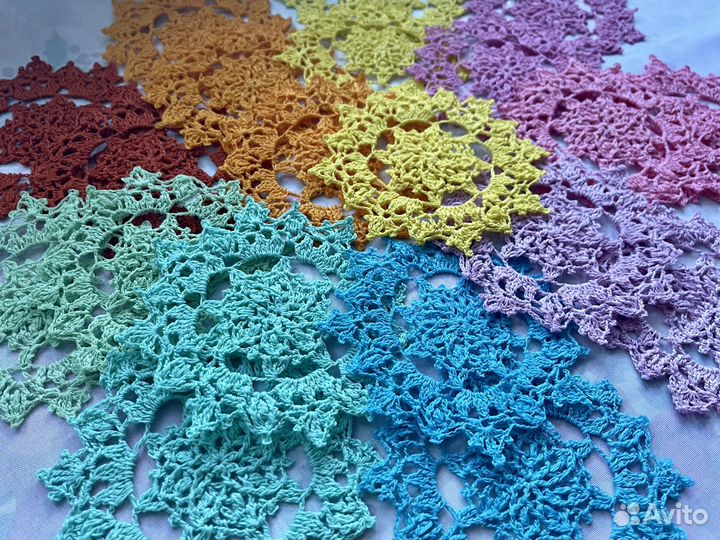 Снежинки, салфетки вязаные крючком