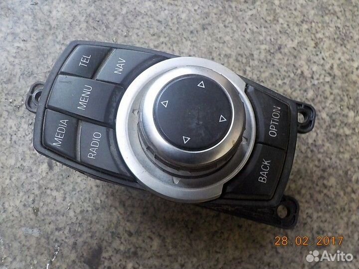 Блок управления компьютером и магнитолой