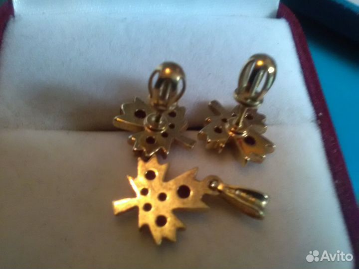 Натуральные Чешские гранаты серьги серебро позолот