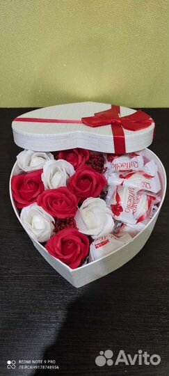 Рафаэлло в сердце с розами