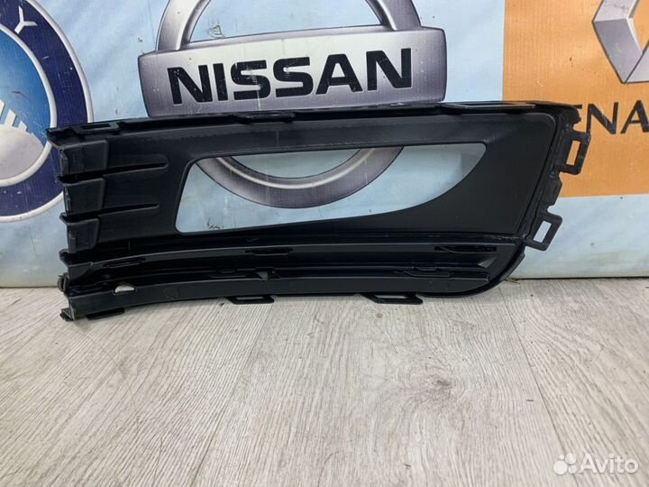 Оправа накладка птф туманки Volkswagen polo 5 Прав