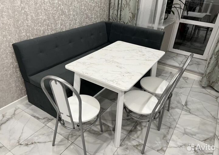 Диван кухонный угловой с ящиками и спальным местом