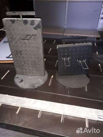 Стол-тумба,полки,корзины стеллаж для товара