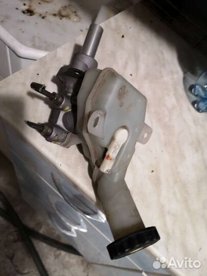 Главный тормозной цилиндр mitsubishi outlander 3