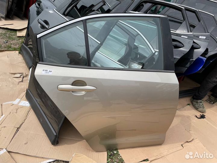 Задняя правая дверь Тойота Королла Е210