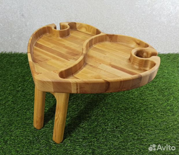 Винный столик сердце