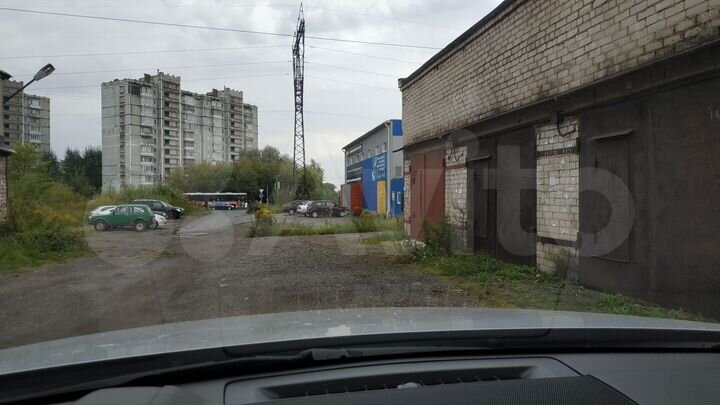 Гараж, > 30 м²