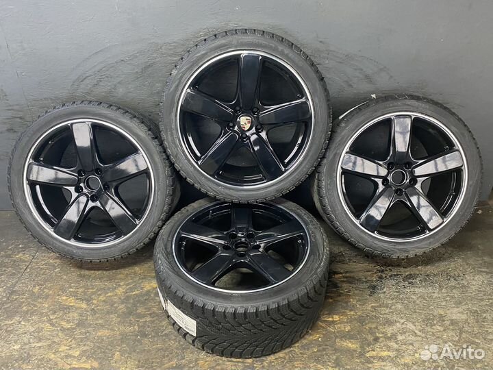 R21 Nokian Tyres Hakkapeliitta R3 295/35, PCD 5x130 DIA 71.6