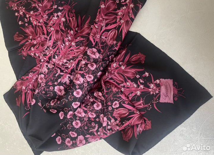 Итальянский платок gucci