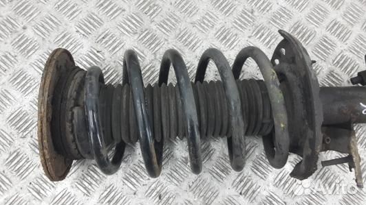 Стойка передняя правая volvo S80 2 (GNI05N501)