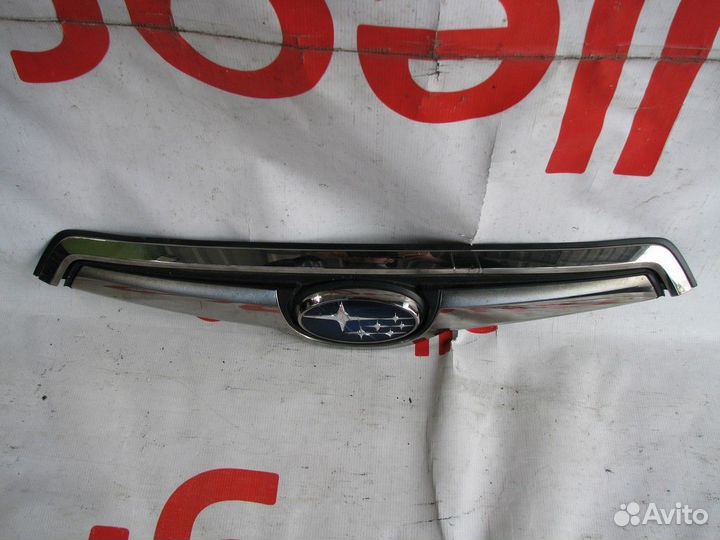 Subaru Forester накладка решетки радиатора 2018+