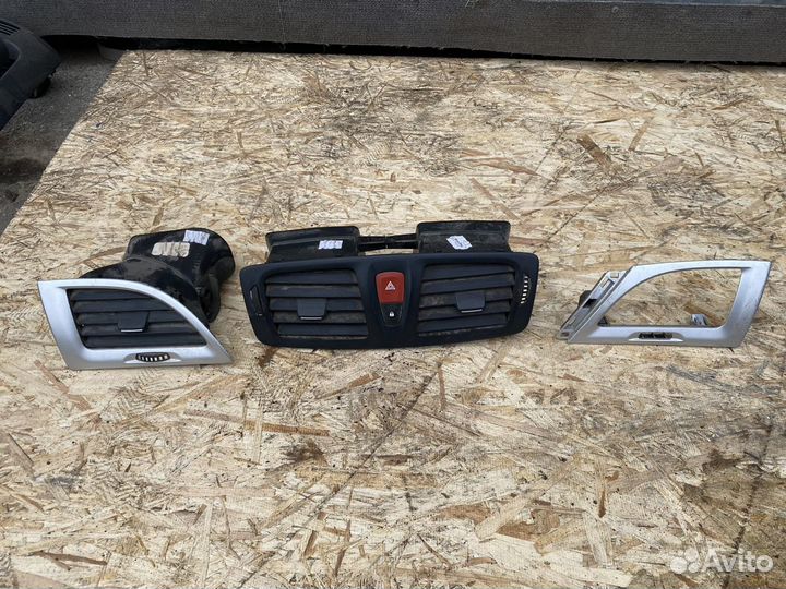 Дефлекторы панели renault megane 3