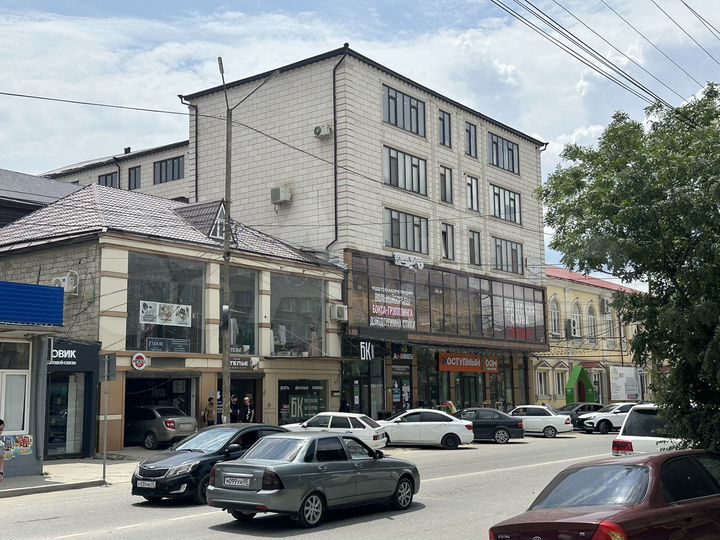 2-к. квартира, 70 м², 5/5 эт.