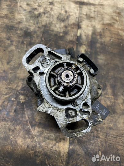 Трамблер Mazda Familia B6