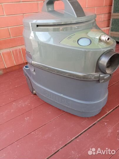 Моющий пылесос Philips