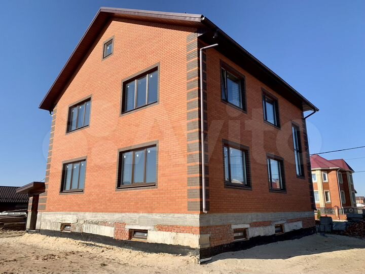 Дом 270 м² на участке 15 сот.