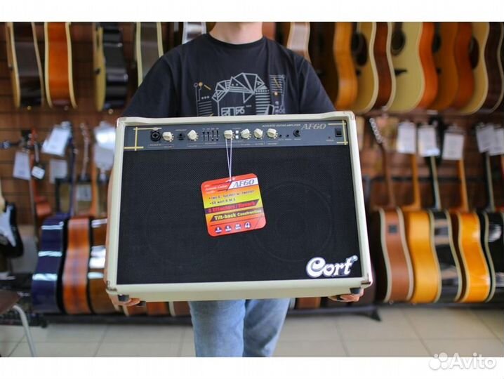 Cort AF60-EU AF Series комбоусилитель для электроа