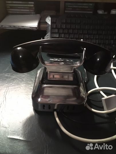 Антикварный телефон