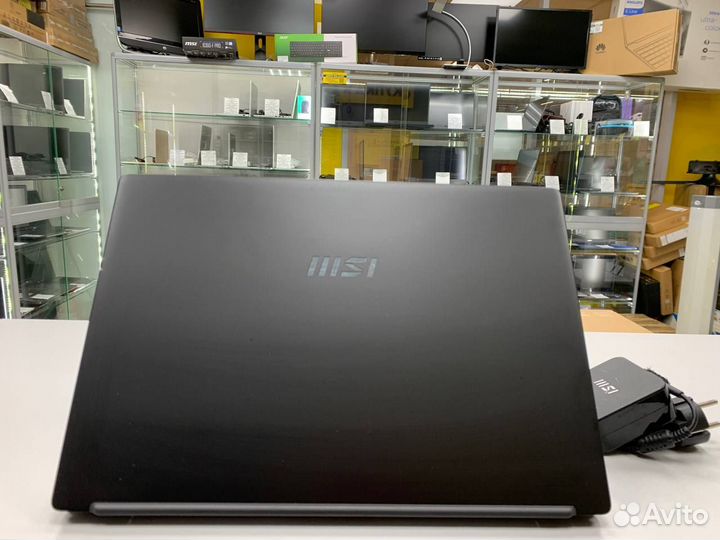 Ноутбук MSI Modern 14 Core i3-12 6 ядер/ SSD 256Gb