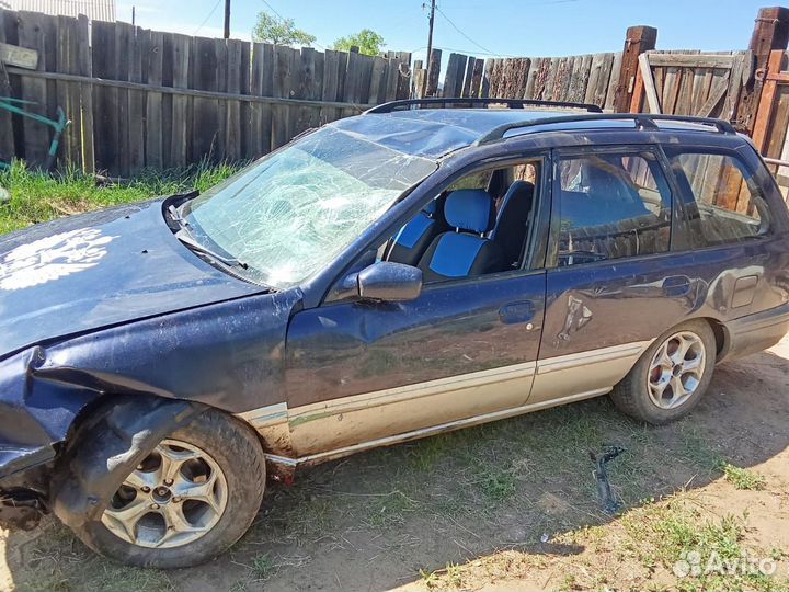 Nissan Wingroad 1.5 AT, 1997, битый, 70 000 км