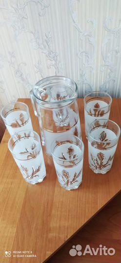 Кувшин с бокалами