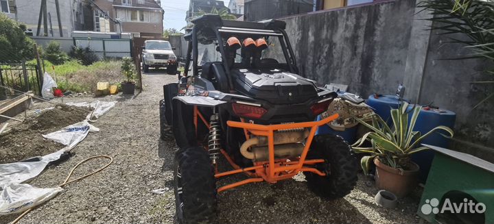 Polaris rzr 1000 xp high lifter