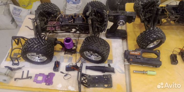 Машина на радиоуправлении с двс savage X 4.6
