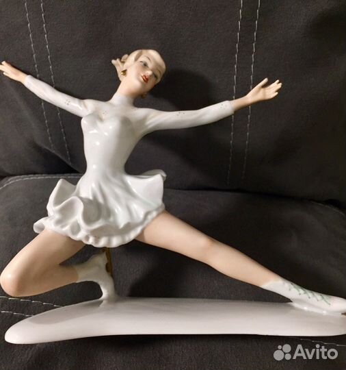 Статуэтка « Фигуристка»