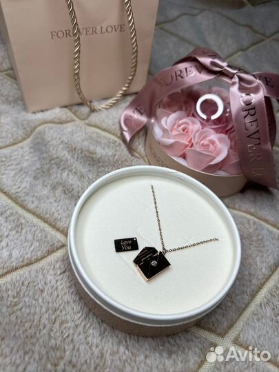 Подарок на день святого Валентина возлюбленной