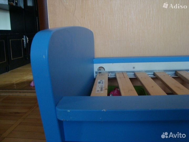 Кровать и тумбочка икеа