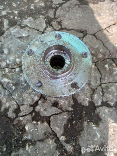 Ступица колеса переднего в сборе vag