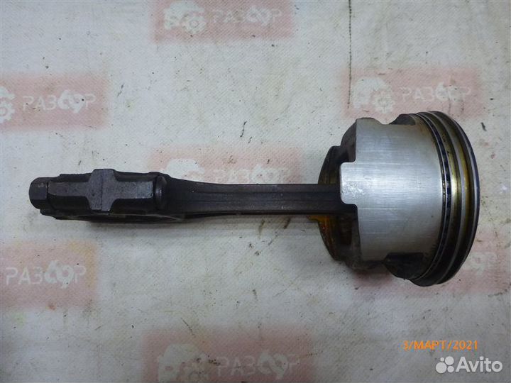 Поршень с шатуном Mitsubishi Montero Sport K90