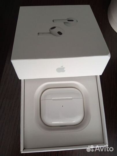 Беспроводные наушники apple airpods