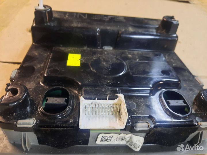 Плафон салонный toyota highlander u50