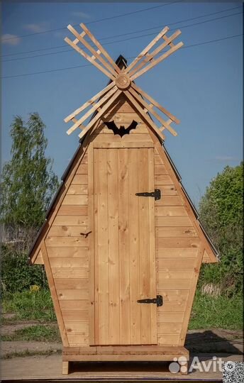 Дачный туалет деревянный