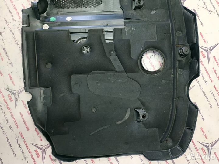 Крышка двигателя om651 Mercedes