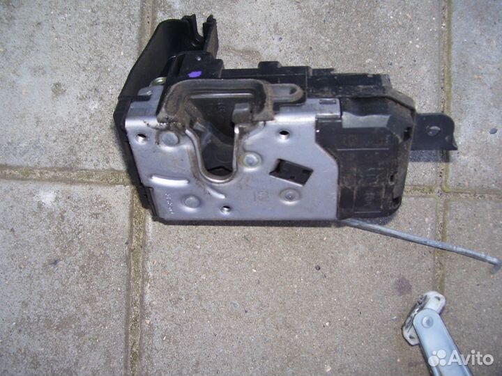 Опель астра H замок двери