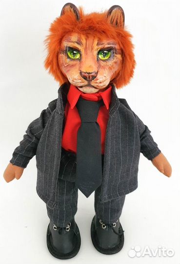 Кукла - статуя 