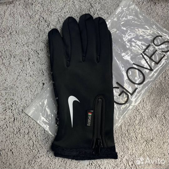 Перчатки Nike