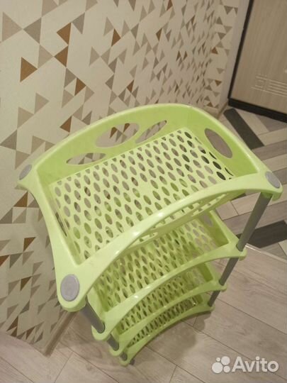Этажерка на колесиках б/у
