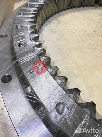 Опорно-поворотный круг R250LC-3 81EN-00053GG