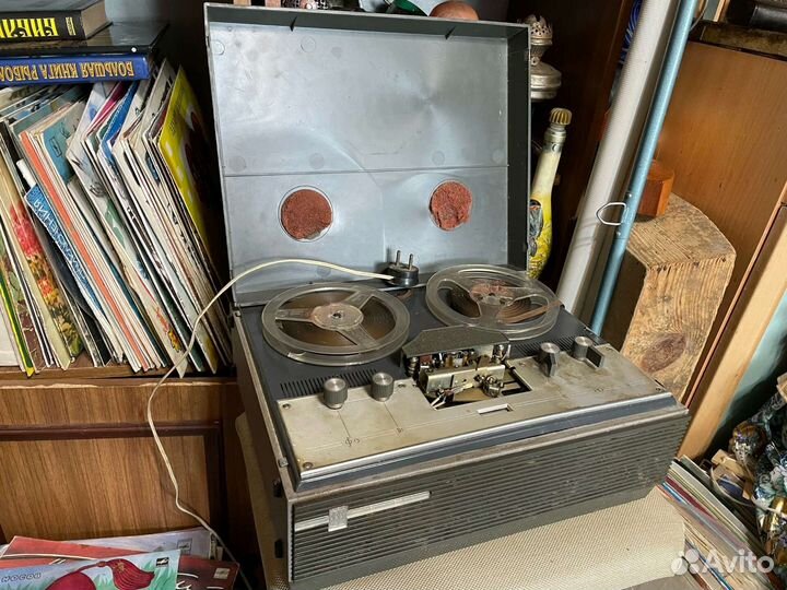 Великие Луки магнитафон ретро